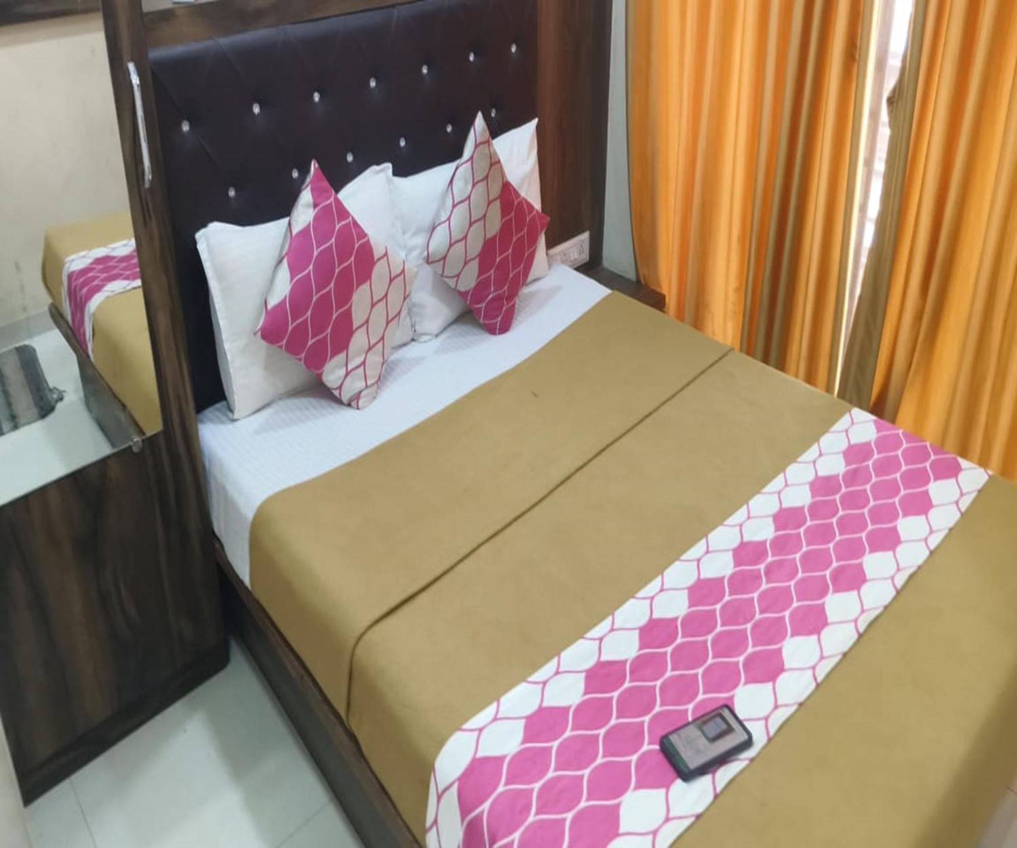 Hotel Om Sai Navi Mumbai Exterior photo